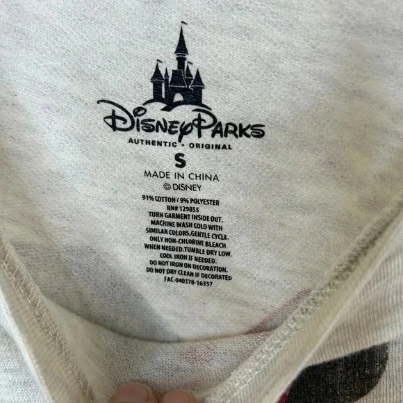2/$30 Disney Parks Minnie Mouse Long Sleeve Shirt Size Small - Picture 4 of 5